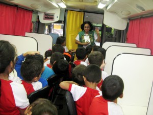 Biblioteca-Movel.-Show-das-aguas