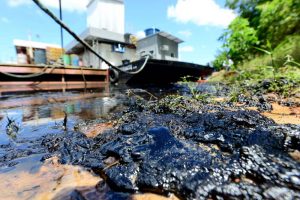 Imagem da notícia - Ipaam acompanha medidas para contenção de vazamento no rio Negro