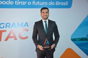 Imagem da notícia - Ipaam participa de seminário e recebe prêmio em evento nacional do setor de combustíveis