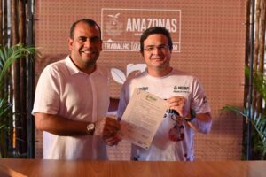Imagem da notícia - Festival de Parintins 2025: Ipaam entrega licença para novo porto flutuante