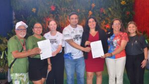 Imagem da notícia - Festival de Parintins 2025: Governo do Amazonas entrega dispensas a pousadas e renova licença de marcenaria