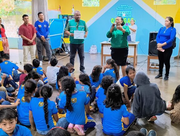 Ipaam realiza palestras sobre prevenção às queimadas e ao desmatamento em escolas de Eirunepé