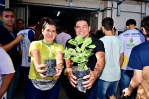 Imagem da notícia - Governo Presente: Ipaam distribui 350 mudas de plantas frutíferas, medicinais e ornamentais