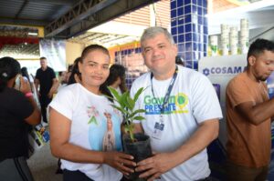 Imagem da notícia - Governo Presente: Ipaam distribui 200 mudas de plantas frutíferas, medicinais e ornamentais