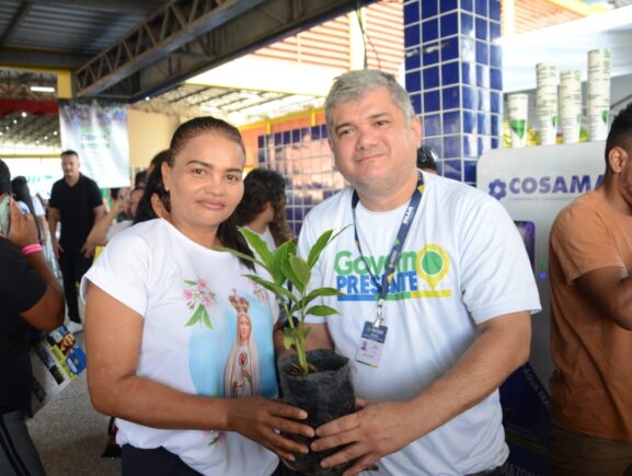 Governo Presente: Ipaam distribui 200 mudas de plantas frutíferas, medicinais e ornamentais