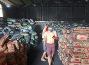 Imagem da notícia - Ipaam multa empresa de carvão em R$ 122 mil por operar sem licença, poluir o ar e expor trabalhadores a riscos