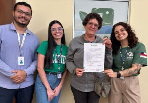 Com foco em renda e conservação, Ipaam regulariza criadores de abelhas sem ferrão em Pari…