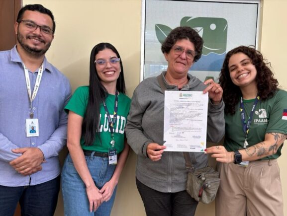 Com foco em renda e conservação, Ipaam regulariza criadores de abelhas sem ferrão em Pari…