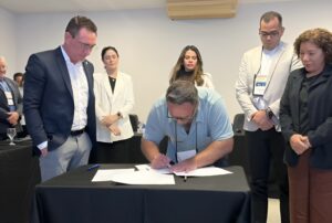 Ipaam firma acordo que consolida gestão integrada das águas na Amazônia Legal